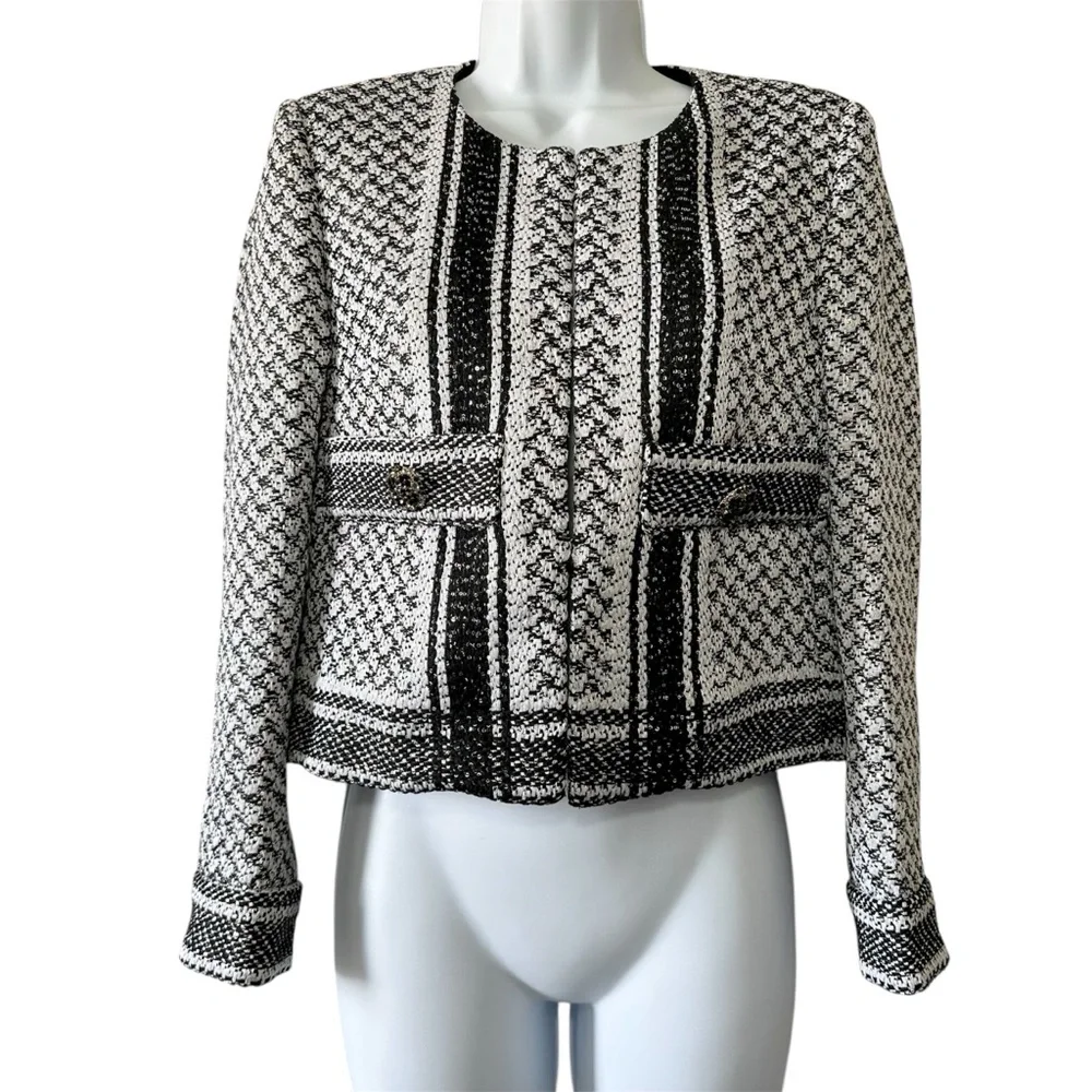 CHANEL Women’s White & Black Tweed 2015 Paris-Dubai Evening Sequin Jacket- EU 38 - Picture 3 of 17